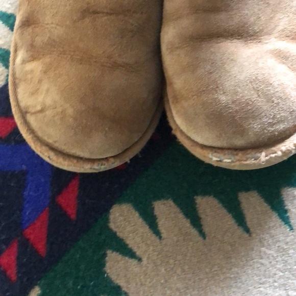 Girls size 4 tall mid-calf UGG 👢 - Picture 3 of 5